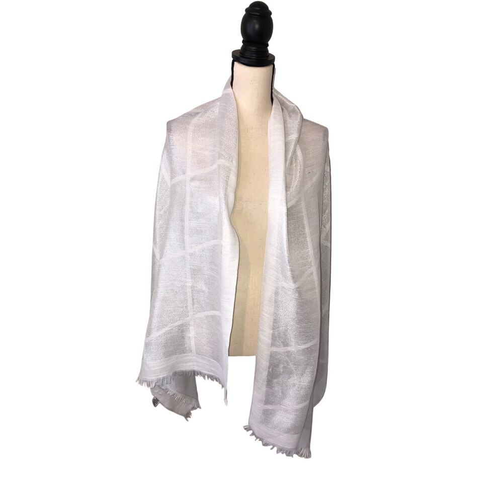 Jessica McClintock Shawl White Silver Scarf Wrap Fringe Geometric Metallic